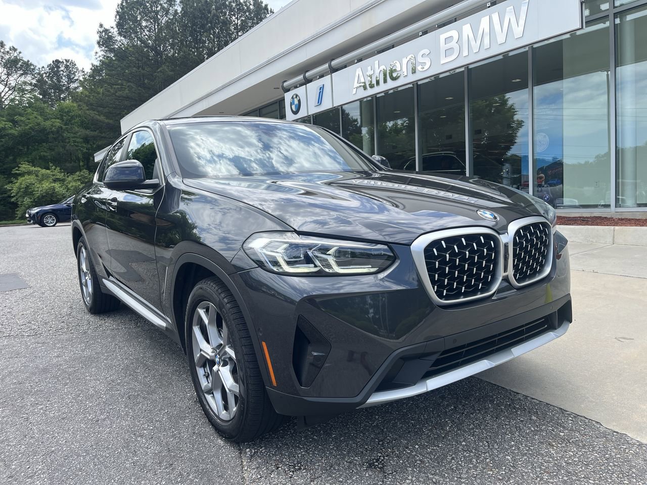 Certified 2025 BMW X4 xDrive30i AWD/4WD image 1