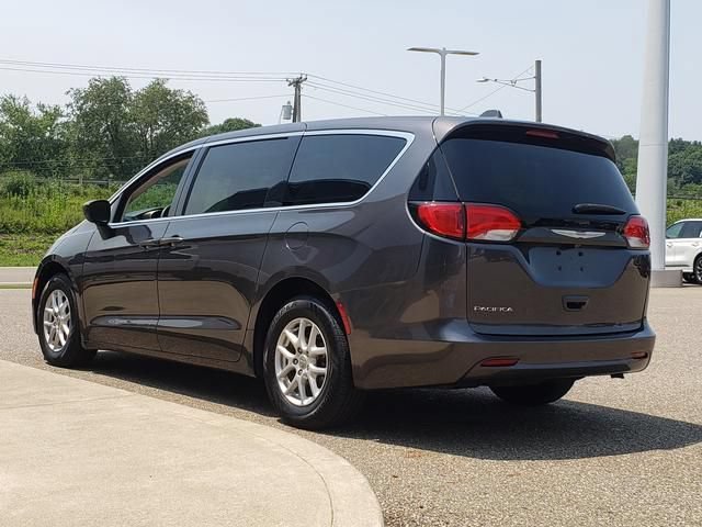 Used 2017 Chrysler Pacifica Touring FWD image 7