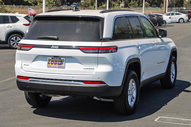 New 2025 Jeep Grand Cherokee Laredo image 4