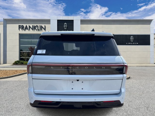 New 2026 Lincoln Navigator L Reserve w/ Jet Appearance Package AWD/4WD image 6