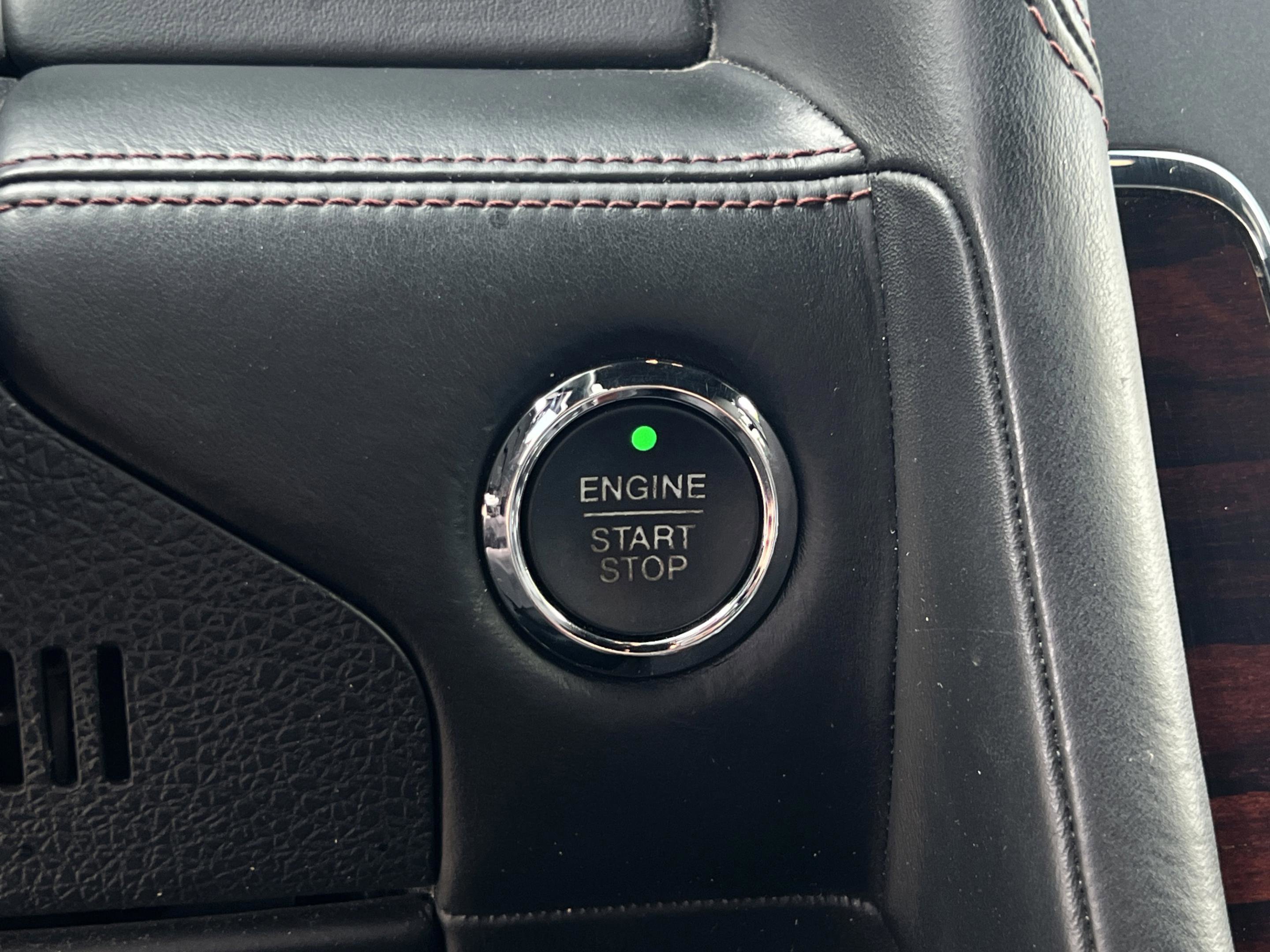 Used 2016 Lincoln Navigator Reserve image 26