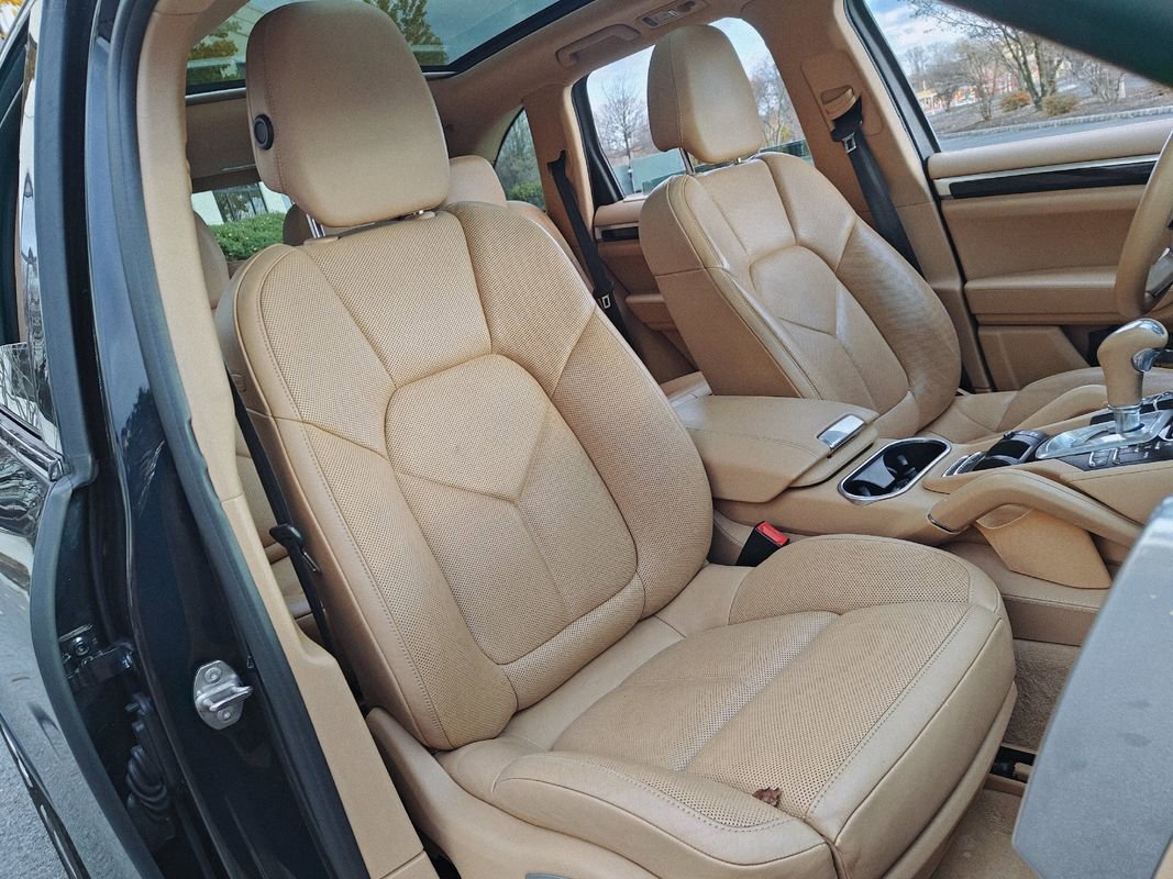Used 2016 Porsche Cayenne S AWD/4WD image 27