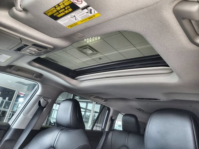 Used 2021 Toyota Highlander XLE AWD/4WD image 22