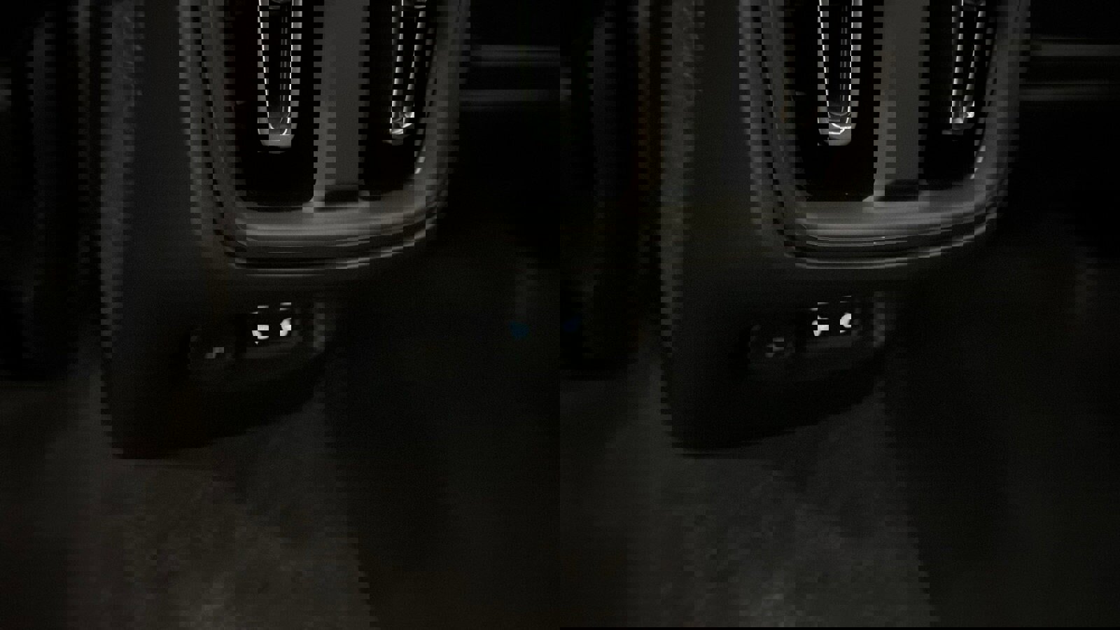 Used 2026 Volvo XC40 B5 Ultra w/ Protection Package Premier image 28