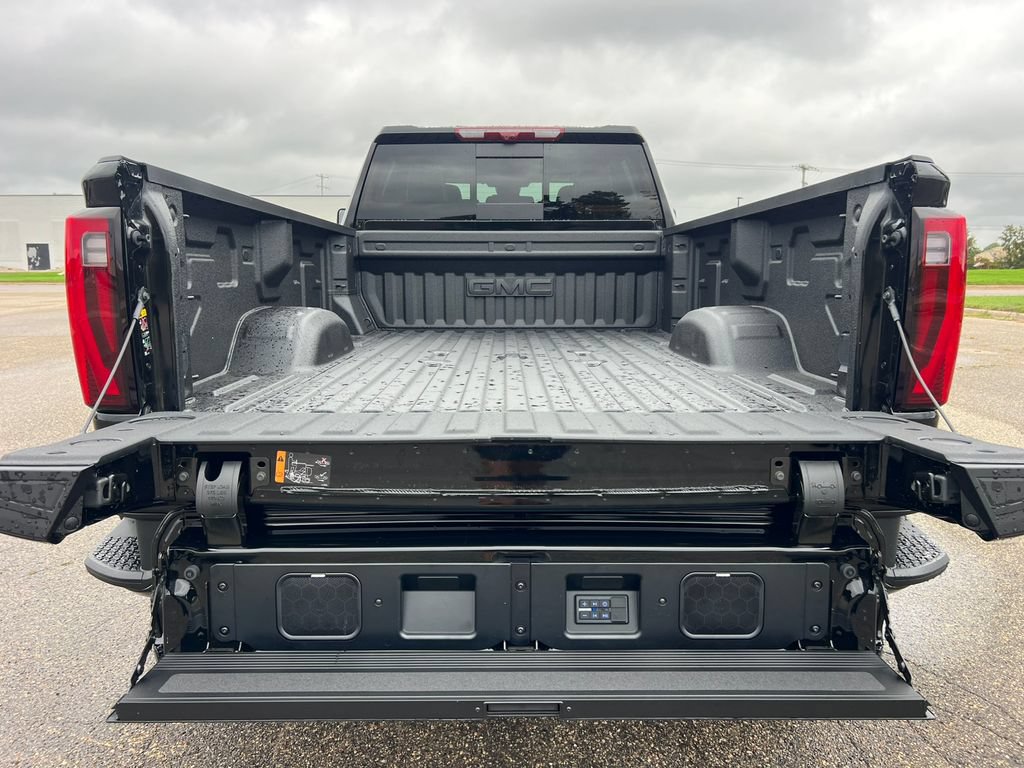 New 2026 GMC Sierra 3500 Denali Ultimate AWD/4WD image 7
