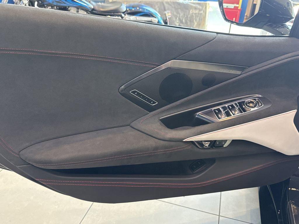 Used 2023 Chevrolet Corvette Stingray Premium Conv w/ Z51 Performance Package image 11