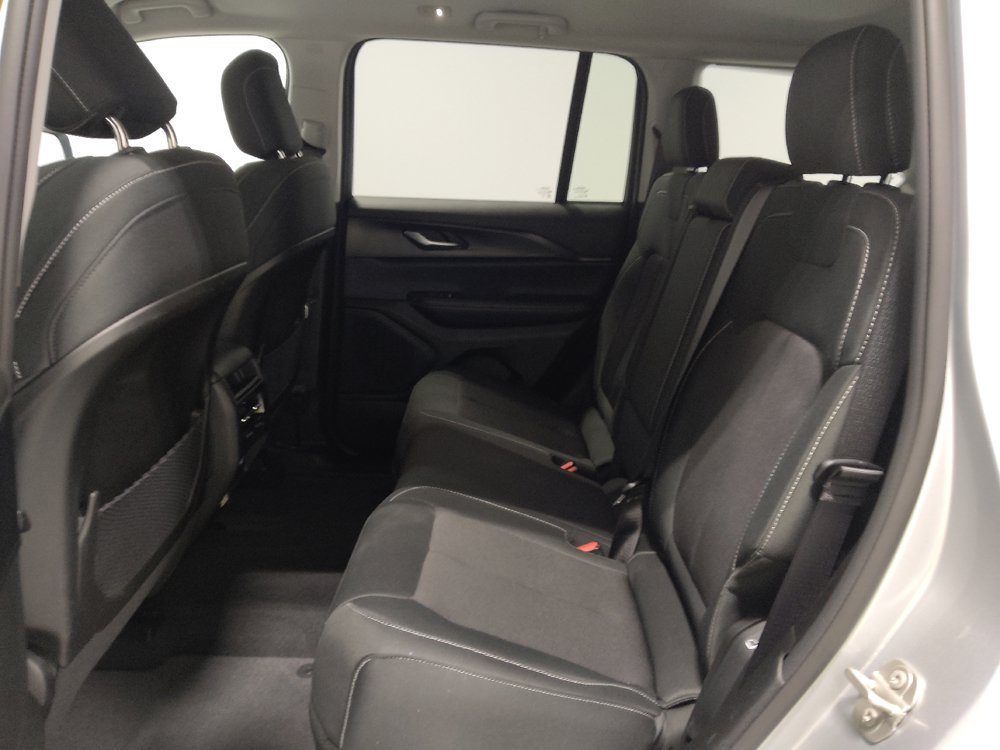 Used 2023 Jeep Grand Cherokee Laredo w/ Luxury Tech Group I AWD/4WD image 18