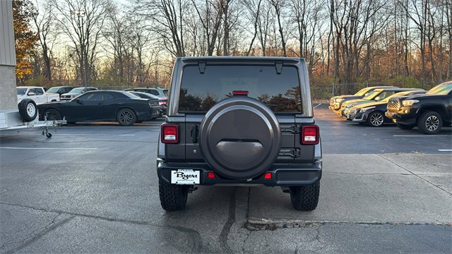 Used 2020 Jeep Wrangler Unlimited Sahara image 30