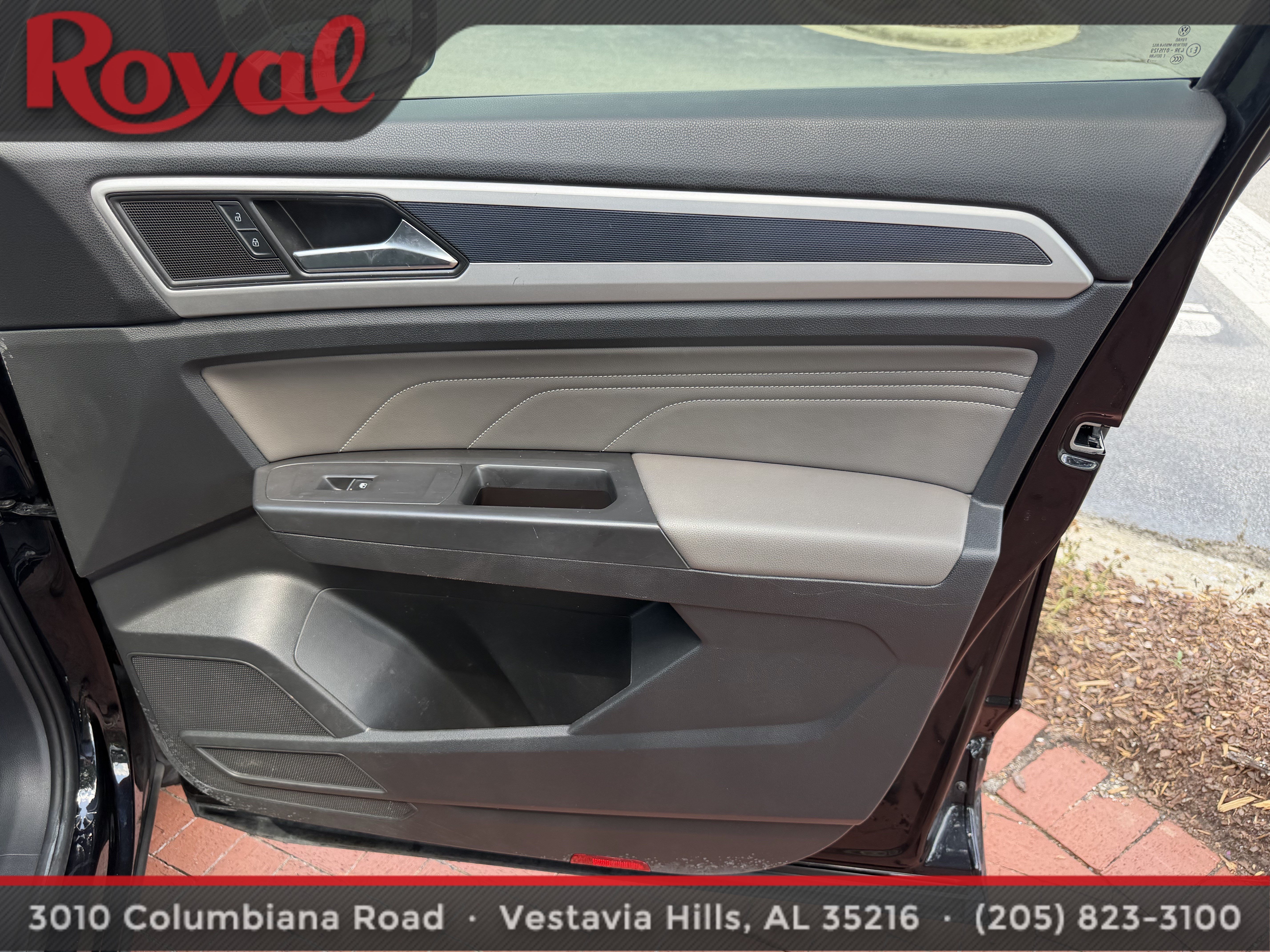Certified 2023 Volkswagen Atlas SEL R-Line AWD/4WD image 7