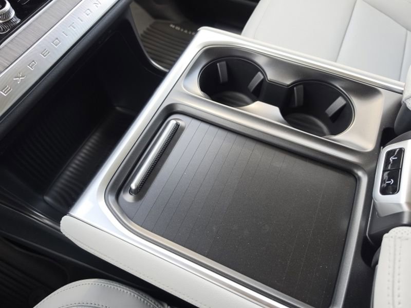 New 2026 Ford Expedition Platinum w/ Platinum Ultimate Package image 19