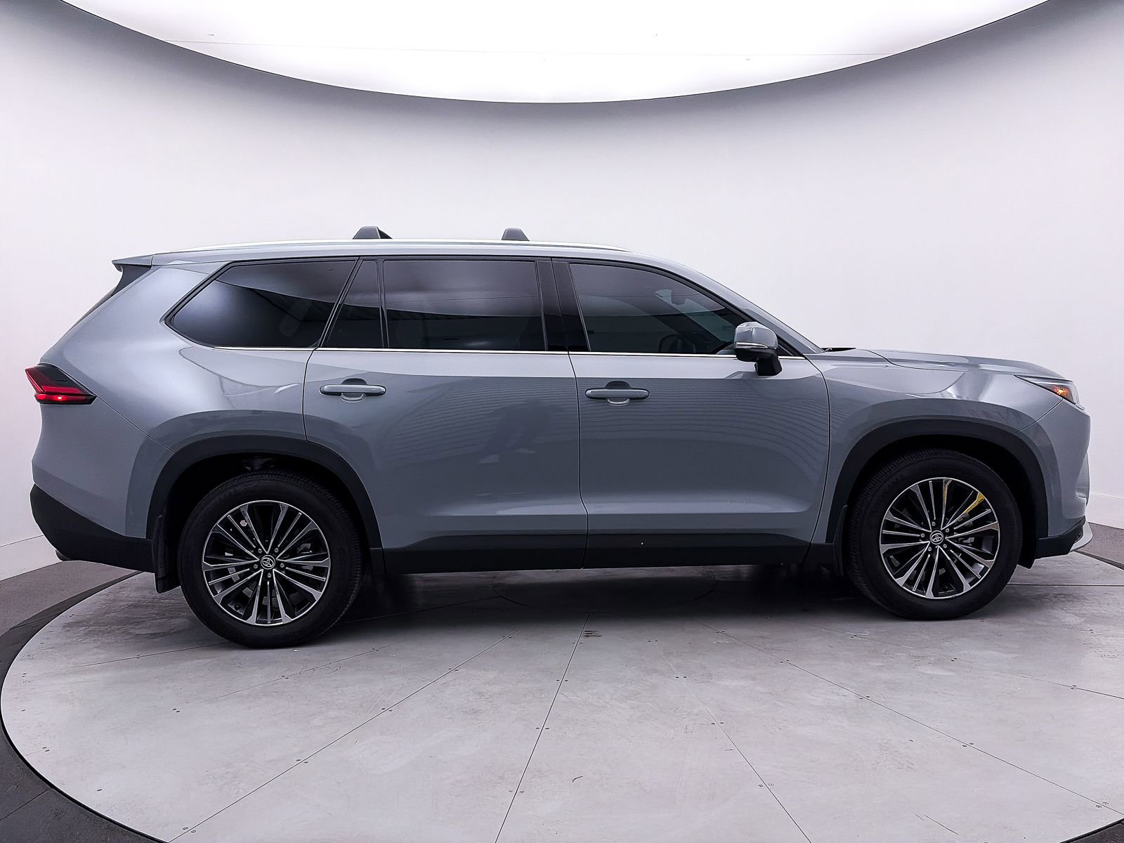 Used 2025 Toyota Grand Highlander AWD Hybrid image 43