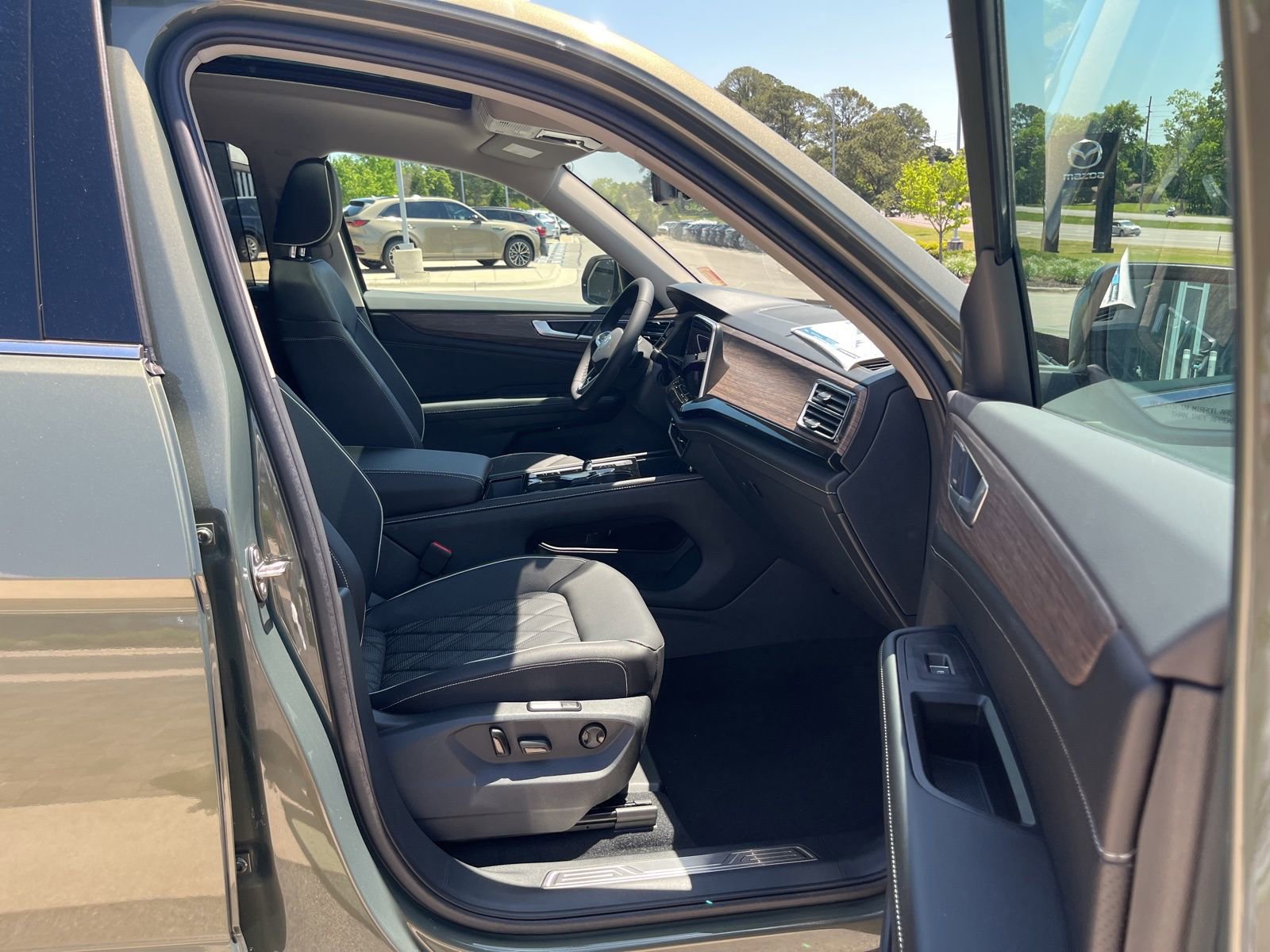 New 2026 Volkswagen Atlas SEL Premium R-Line AWD/4WD image 33