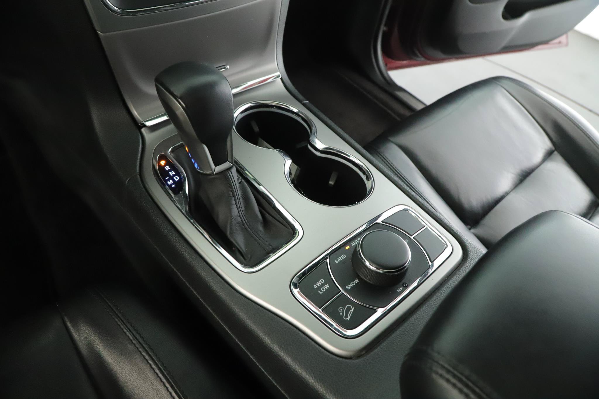 Used 2018 Jeep Grand Cherokee Limited AWD/4WD image 16