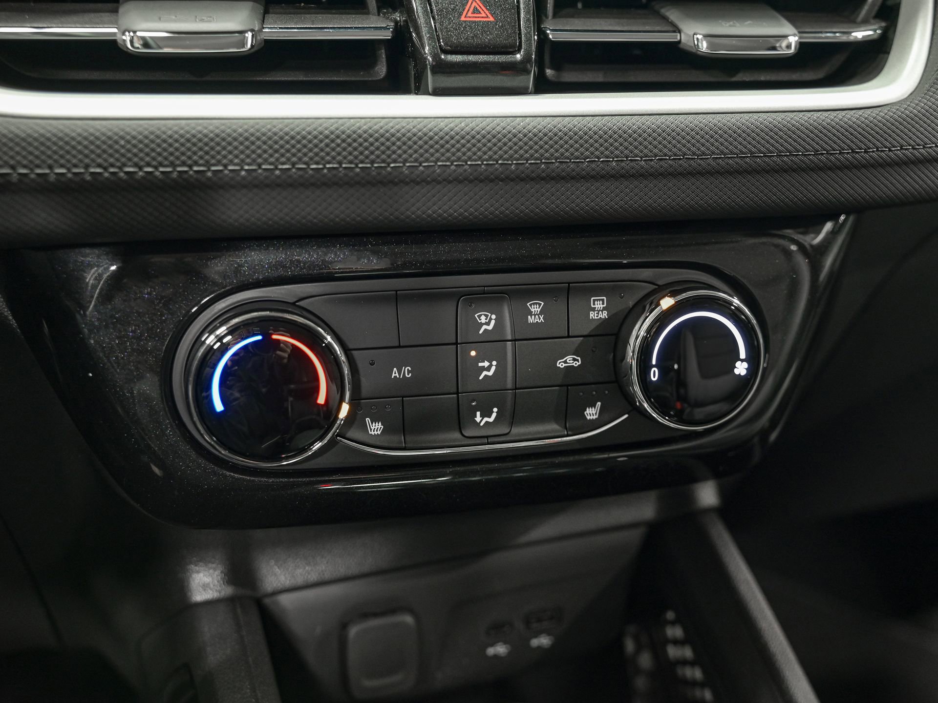 Used 2024 Chevrolet TrailBlazer LT w/ LT Cold Weather Package image 21