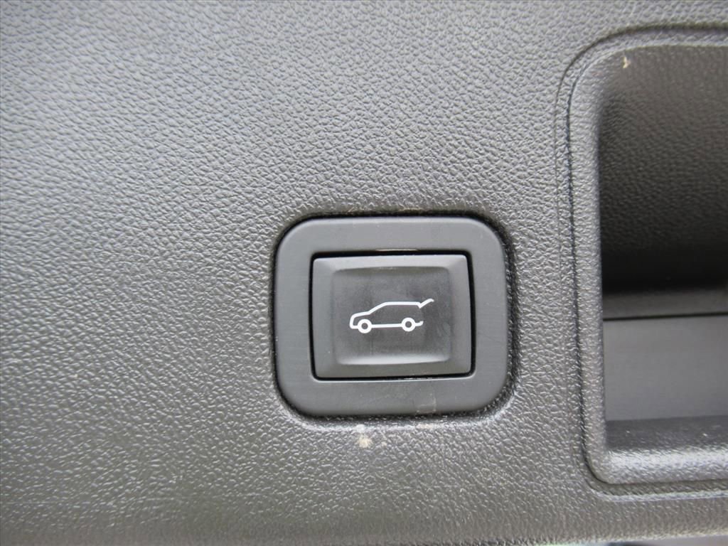 Used 2018 GMC Terrain SLE w/ Driver Convenience Package FWD image 32