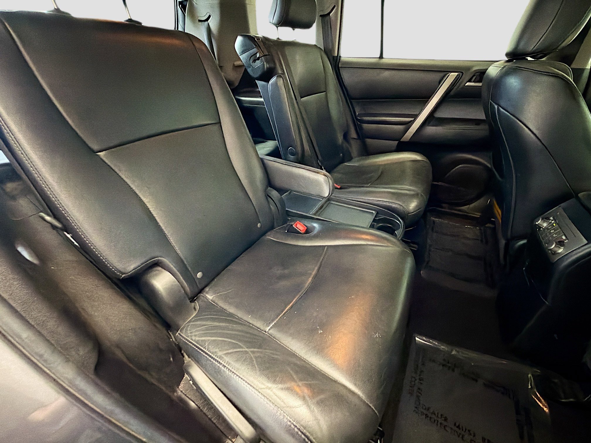 Used 2012 Toyota Highlander SE w/ Tow Pkg image 15