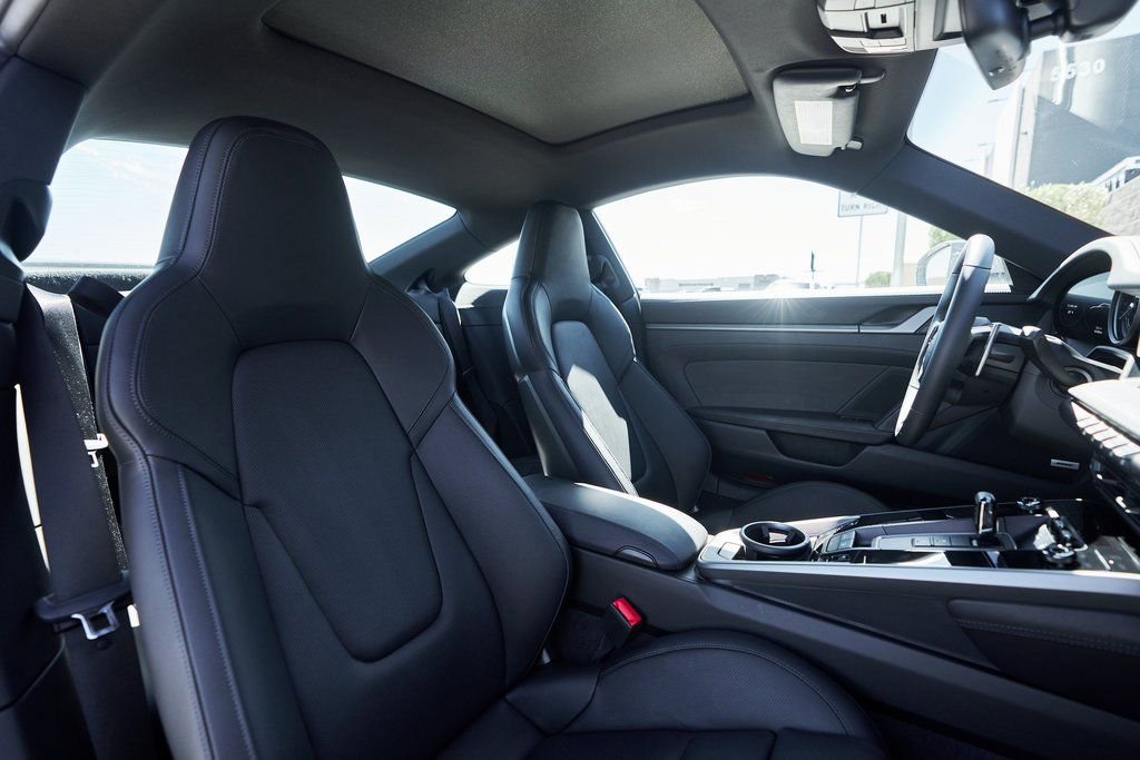 Used 2024 Porsche 911 Carrera 4S w/ Premium Package image 35