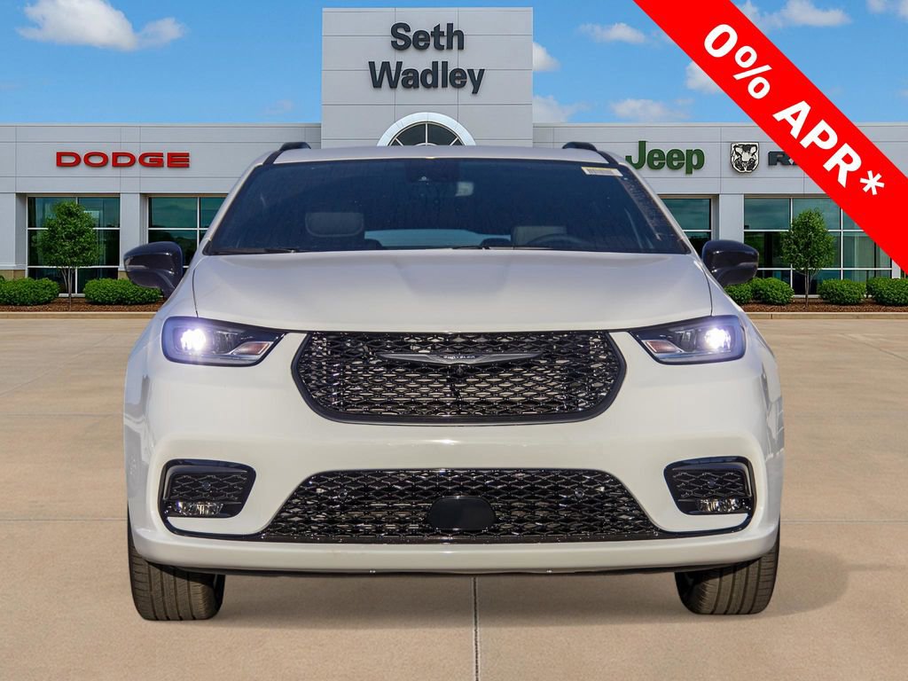 New 2026 Chrysler Pacifica Select w/ S Appearance Package image 2