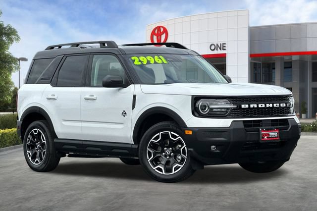 Used 2025 Ford Bronco Sport Outer Banks AWD/4WD image 2
