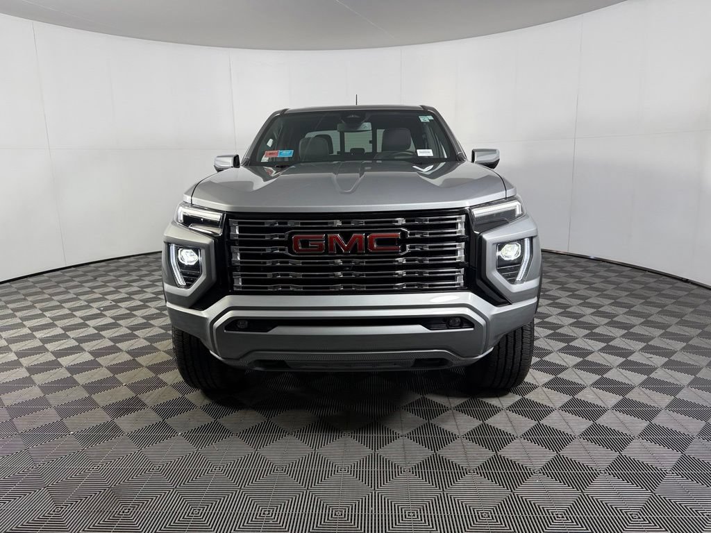 Used 2024 GMC Canyon Denali AWD/4WD image 11