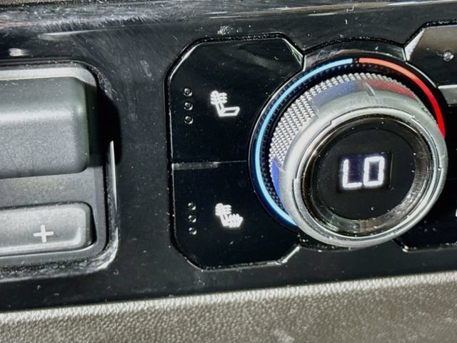 Used 2025 Chevrolet Silverado 1500 LT AWD/4WD image 21