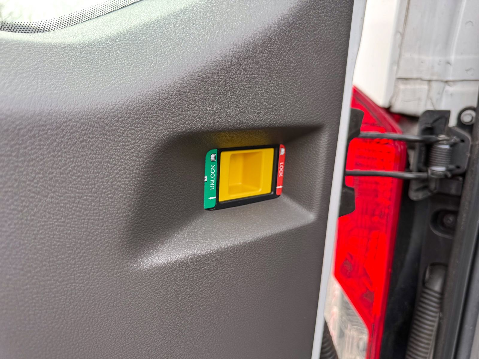 Used 2023 Ford Transit 350 XLT image 15