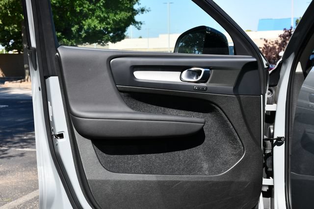 Certified 2026 Volvo XC40 B5 Plus AWD/4WD image 10