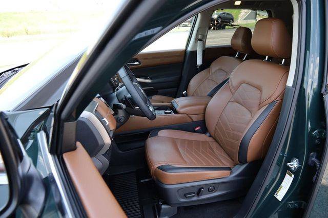 Used 2025 Nissan Pathfinder Platinum AWD/4WD image 10