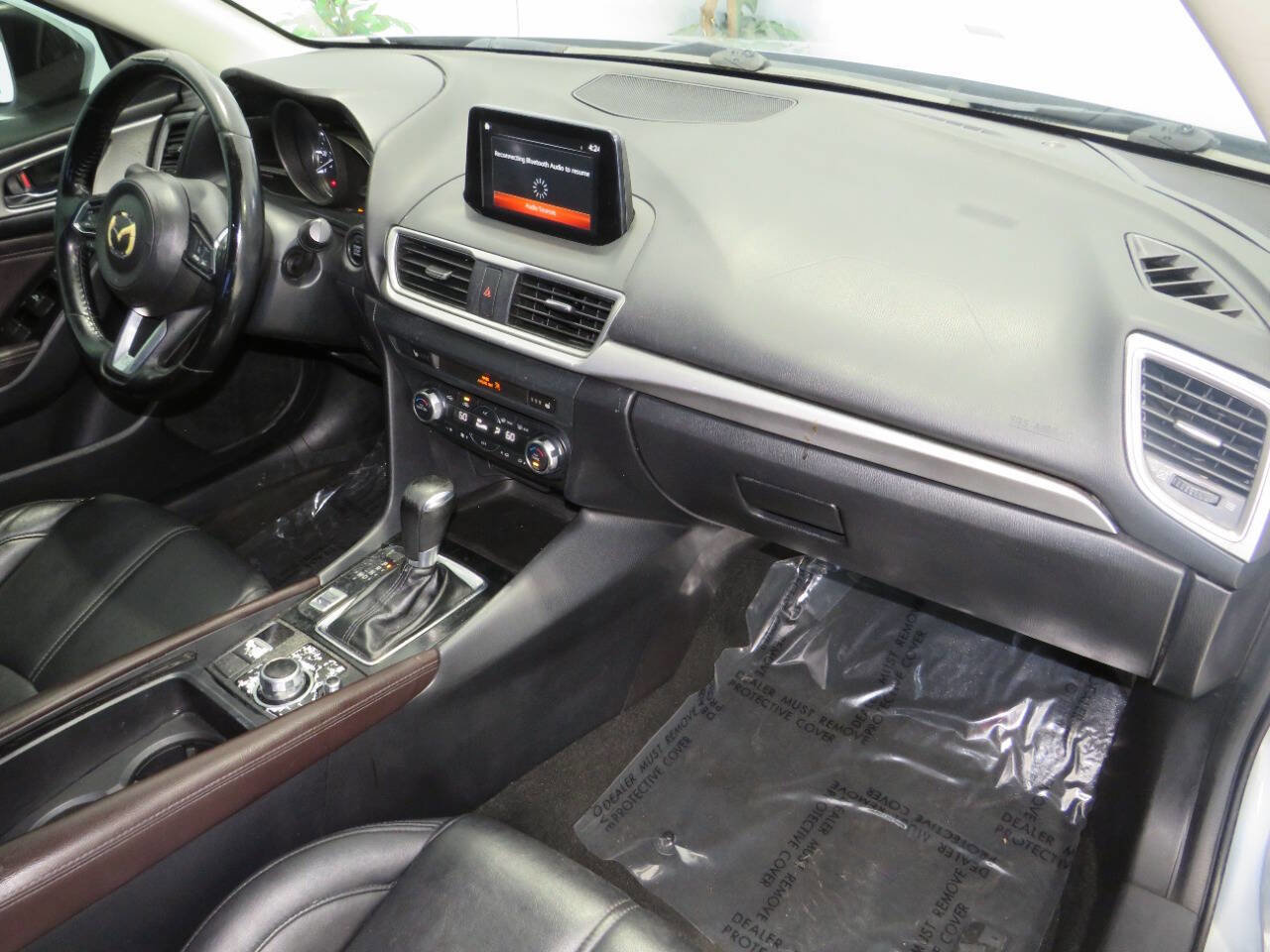 Used 2017 MAZDA MAZDA3 Touring image 9