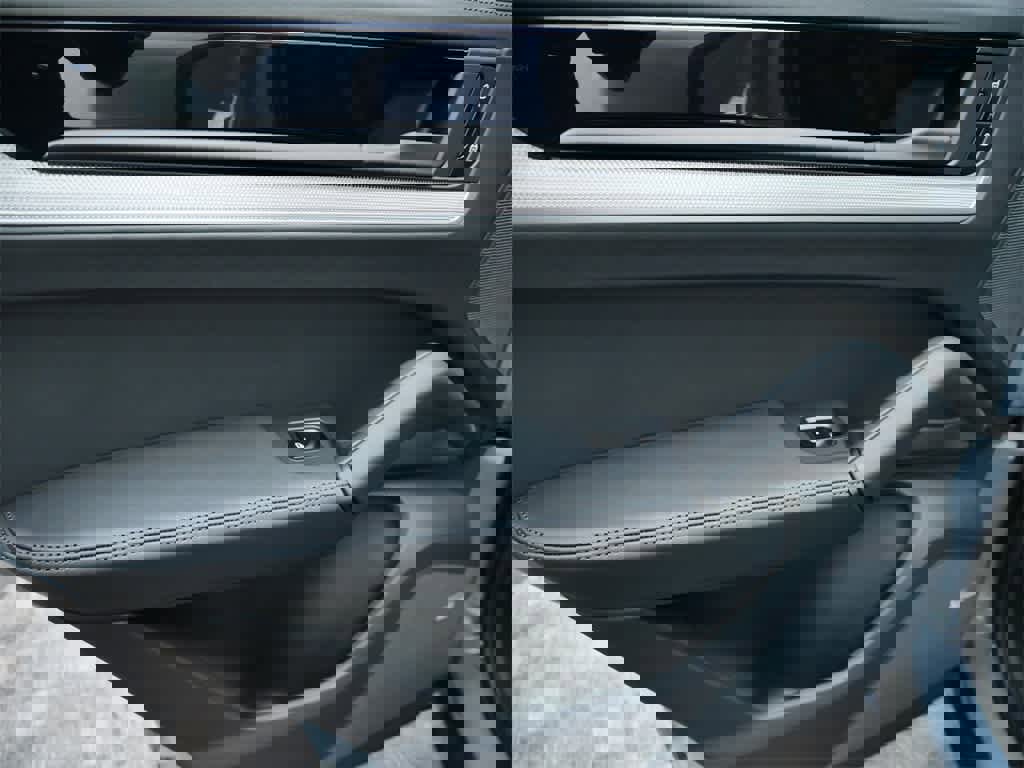 New 2025 Porsche Cayenne image 14