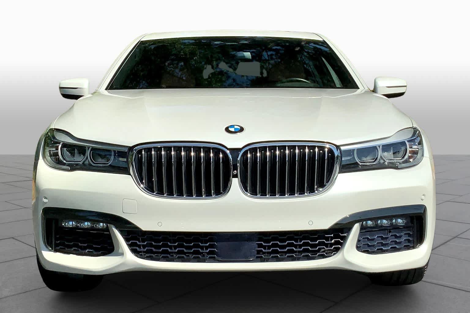 Used 2017 BMW 740i RWD image 4