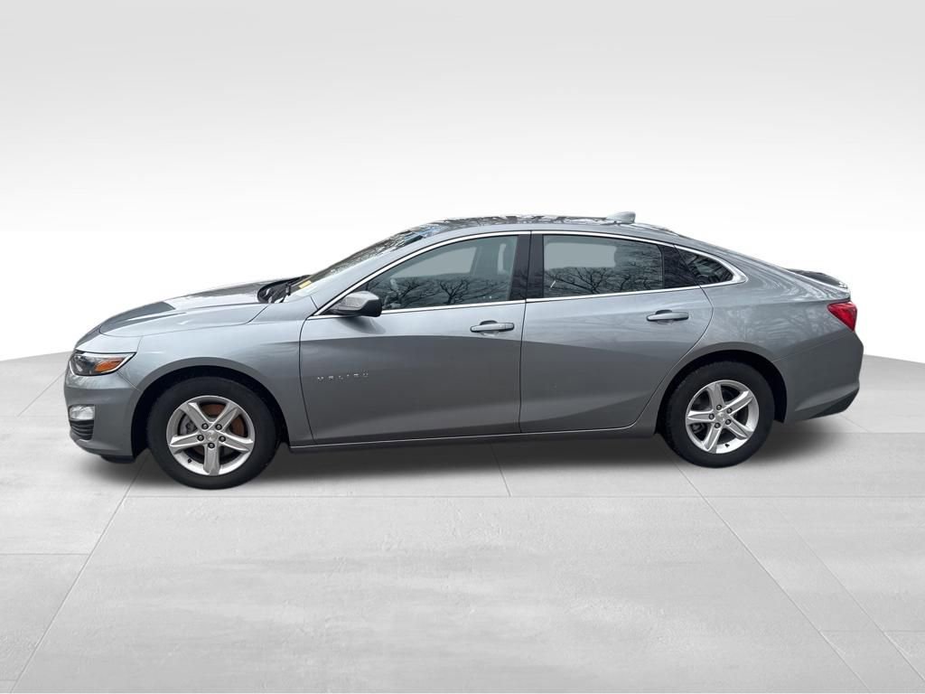 Used 2023 Chevrolet Malibu LT image 2