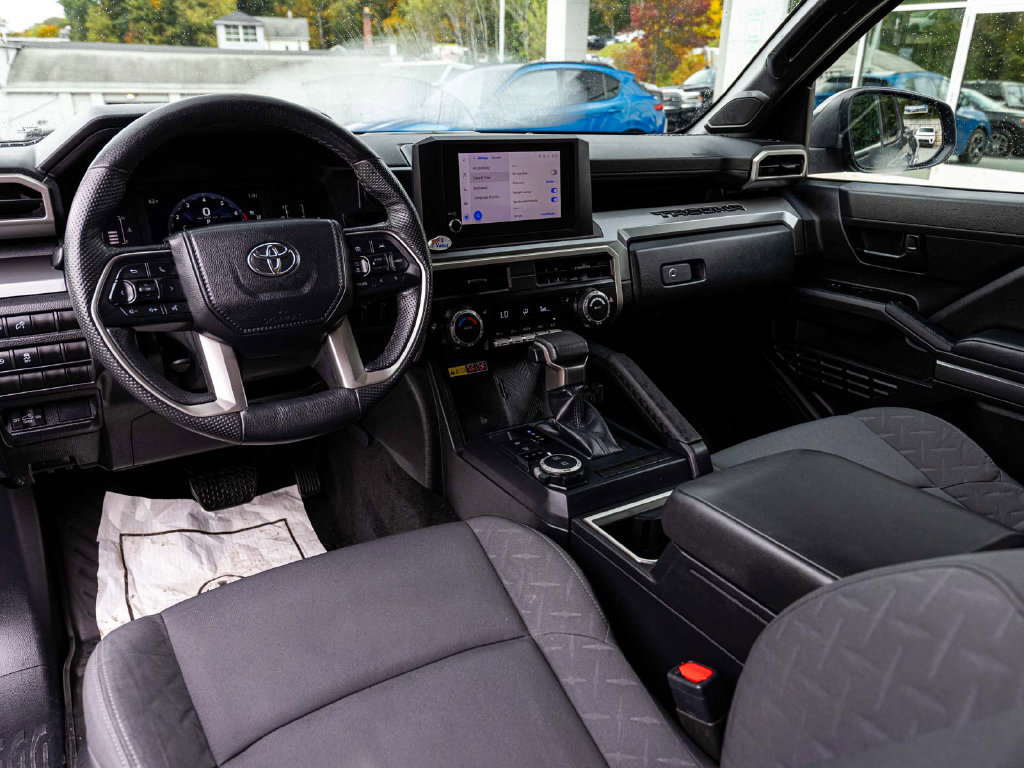Used 2024 Toyota Tacoma SR5 AWD/4WD image 17