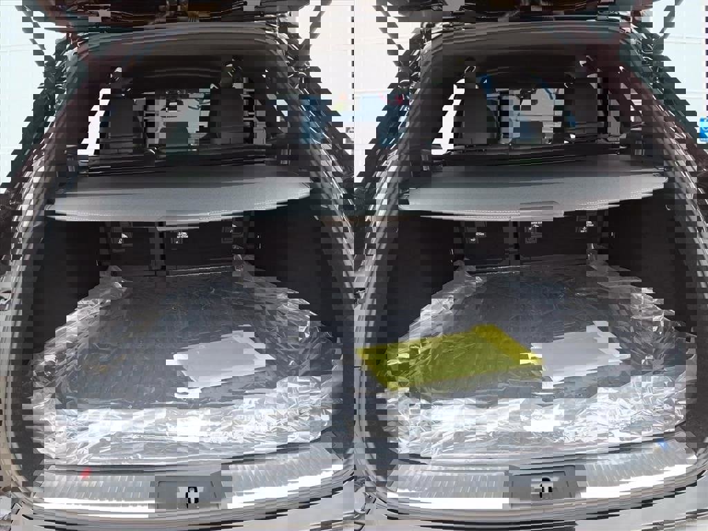 New 2025 Toyota Crown Signia XLE image 5