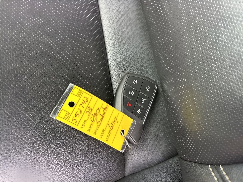 Used 2023 Chevrolet Suburban Premier image 34