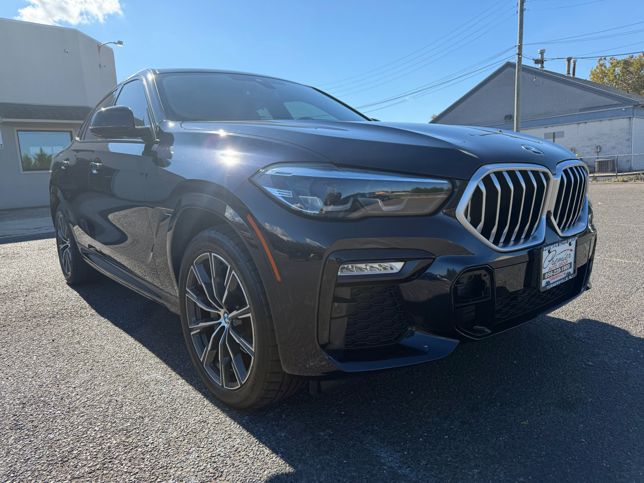 Used 2021 BMW X6 xDrive40i w/ Premium Essential Package image 3