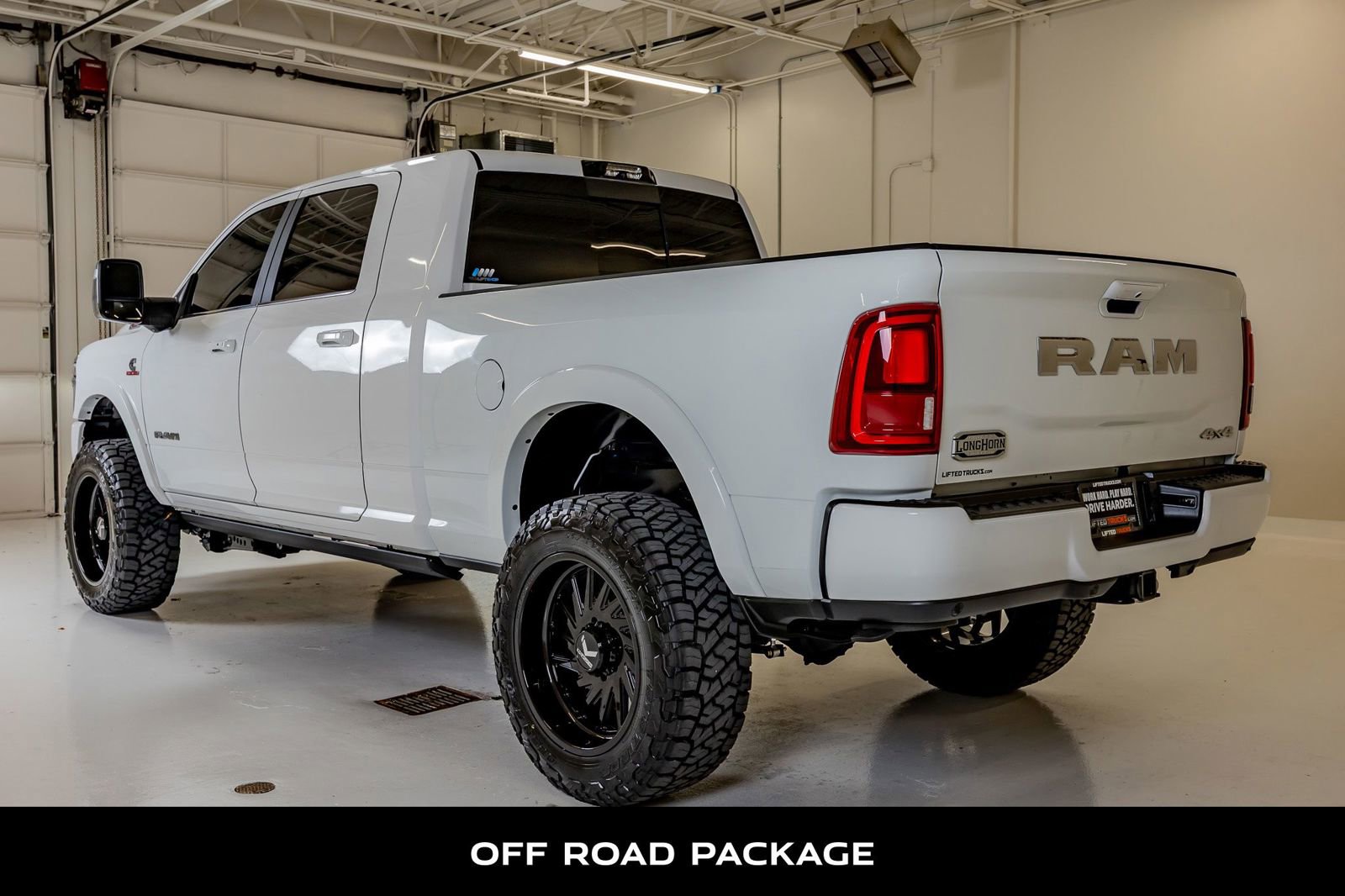 Used 2025 RAM 2500 Limited AWD/4WD image 7