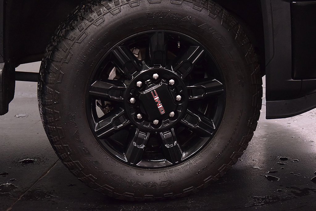 Used 2024 GMC Sierra 2500 AT4 w/ AT4 Preferred Package image 12