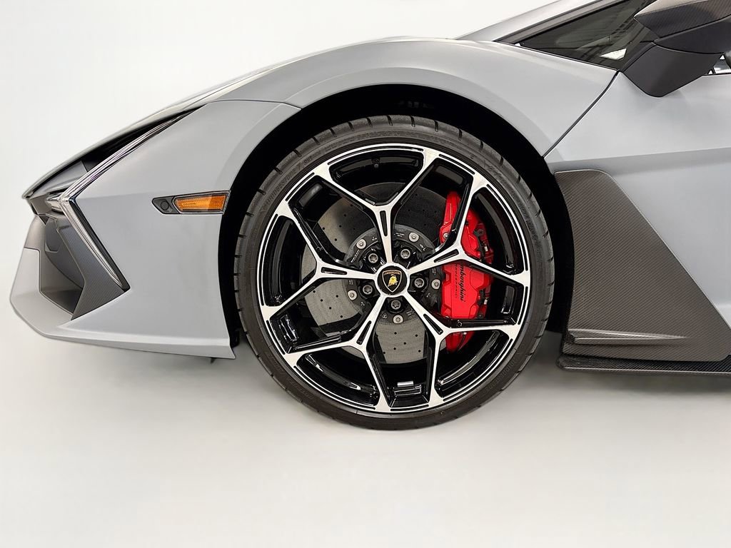 Used 2024 Lamborghini Revuelto image 35