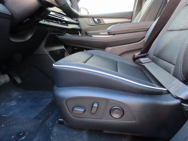 New 2025 Buick Enclave Sport Touring w/ Super Cruise Package image 9