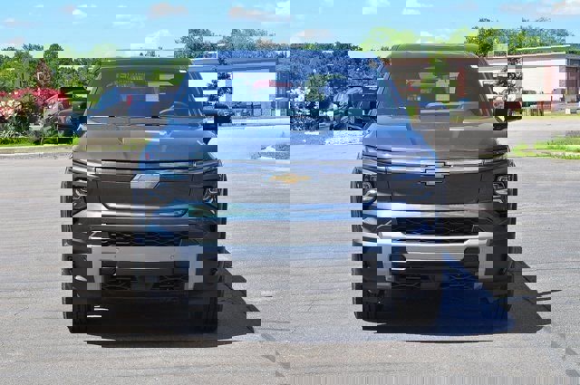 New 2025 Chevrolet Silverado EV LT image 6