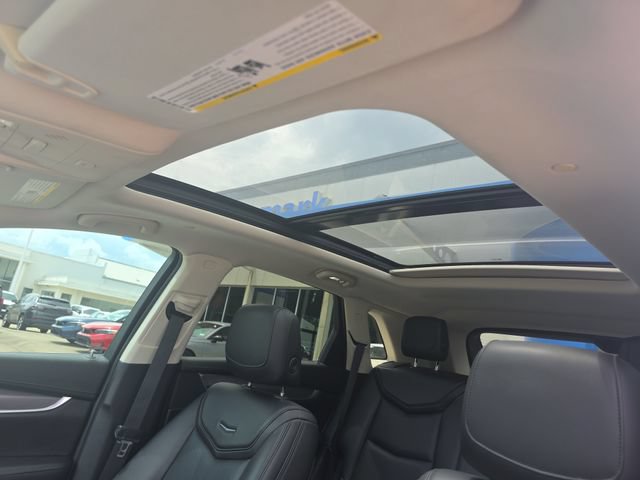 Used 2017 Cadillac XT5 Premium Luxury w/ Advanced Security Package FWD image 16