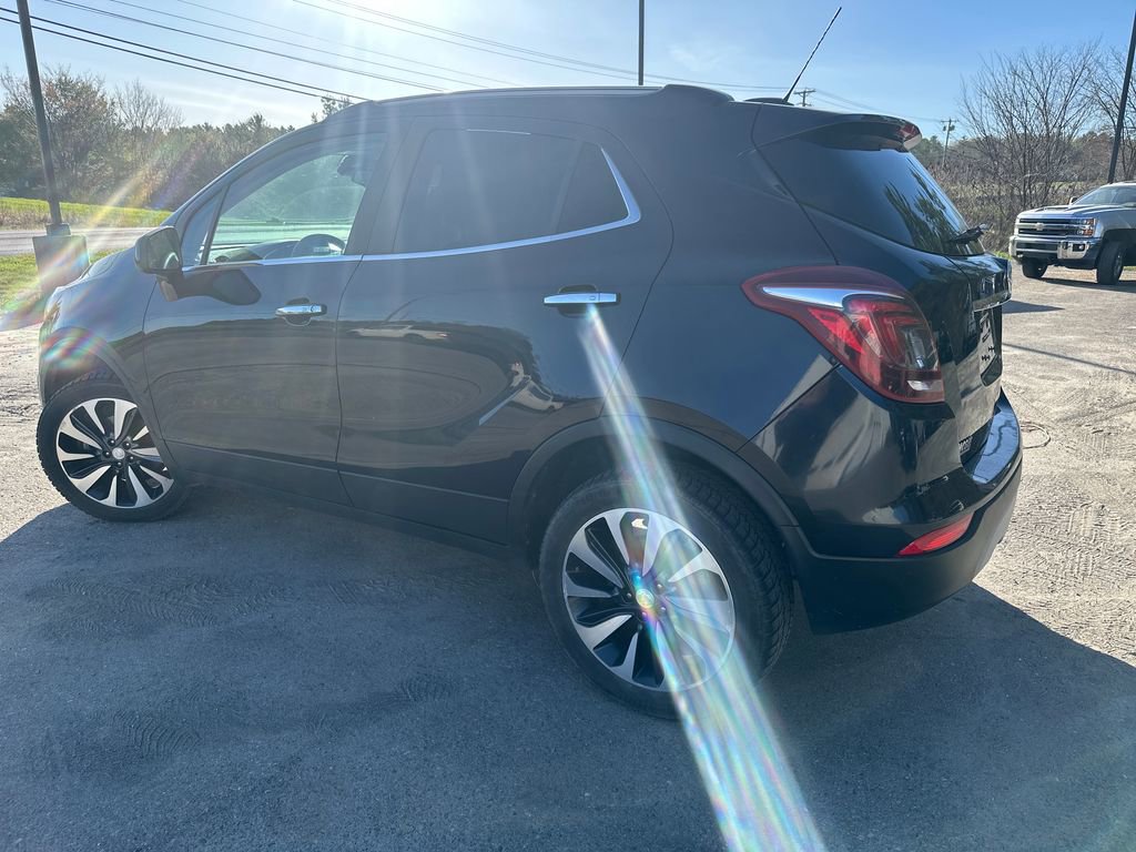 Used 2021 Buick Encore Preferred AWD/4WD image 3