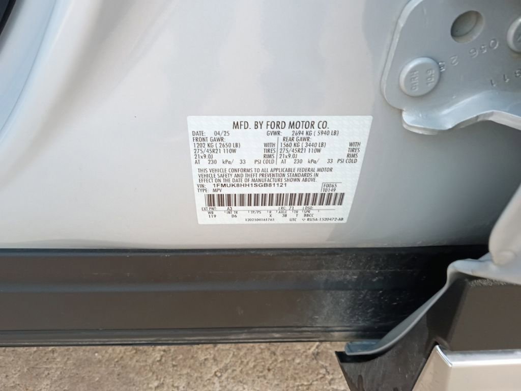 Used 2025 Ford Explorer Platinum w/ LUX Leather Package image 4