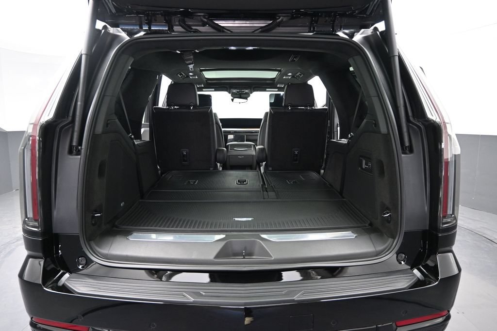 New 2026 Cadillac Escalade Platinum Sport w/ LPO, ONYX Package AWD/4WD image 18