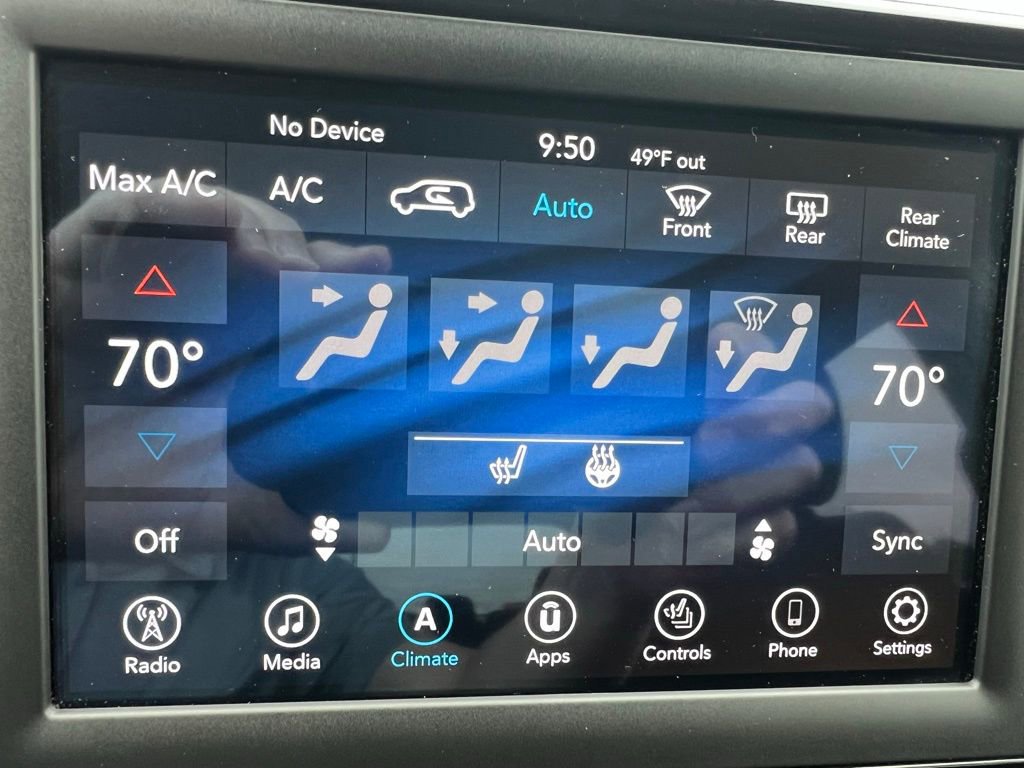 Used 2020 Chrysler Pacifica Touring w/ Tire & Wheel Group FWD image 36