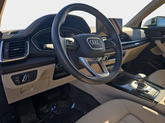Used 2023 Audi Q5 2.0T Premium Plus w/ Premium Plus Package AWD/4WD image 19