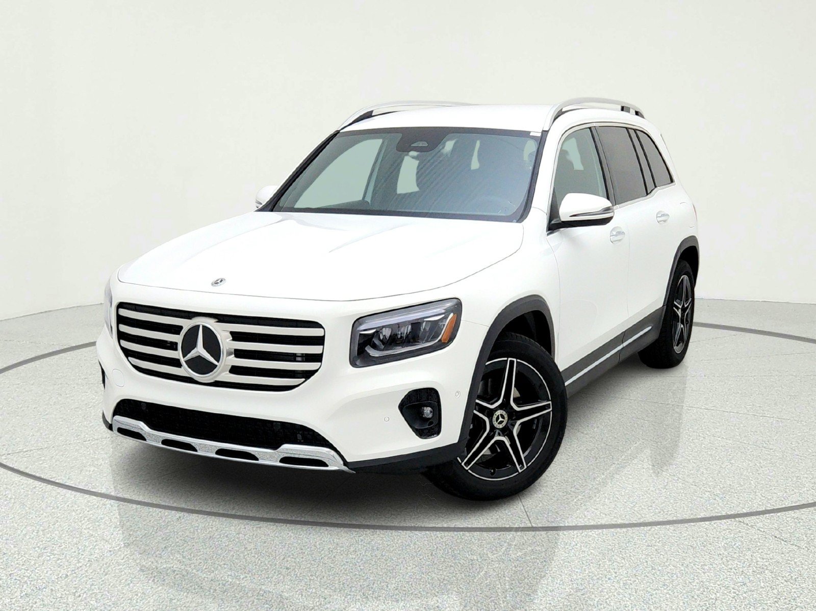 New 2026 Mercedes-Benz GLB 250 image 2