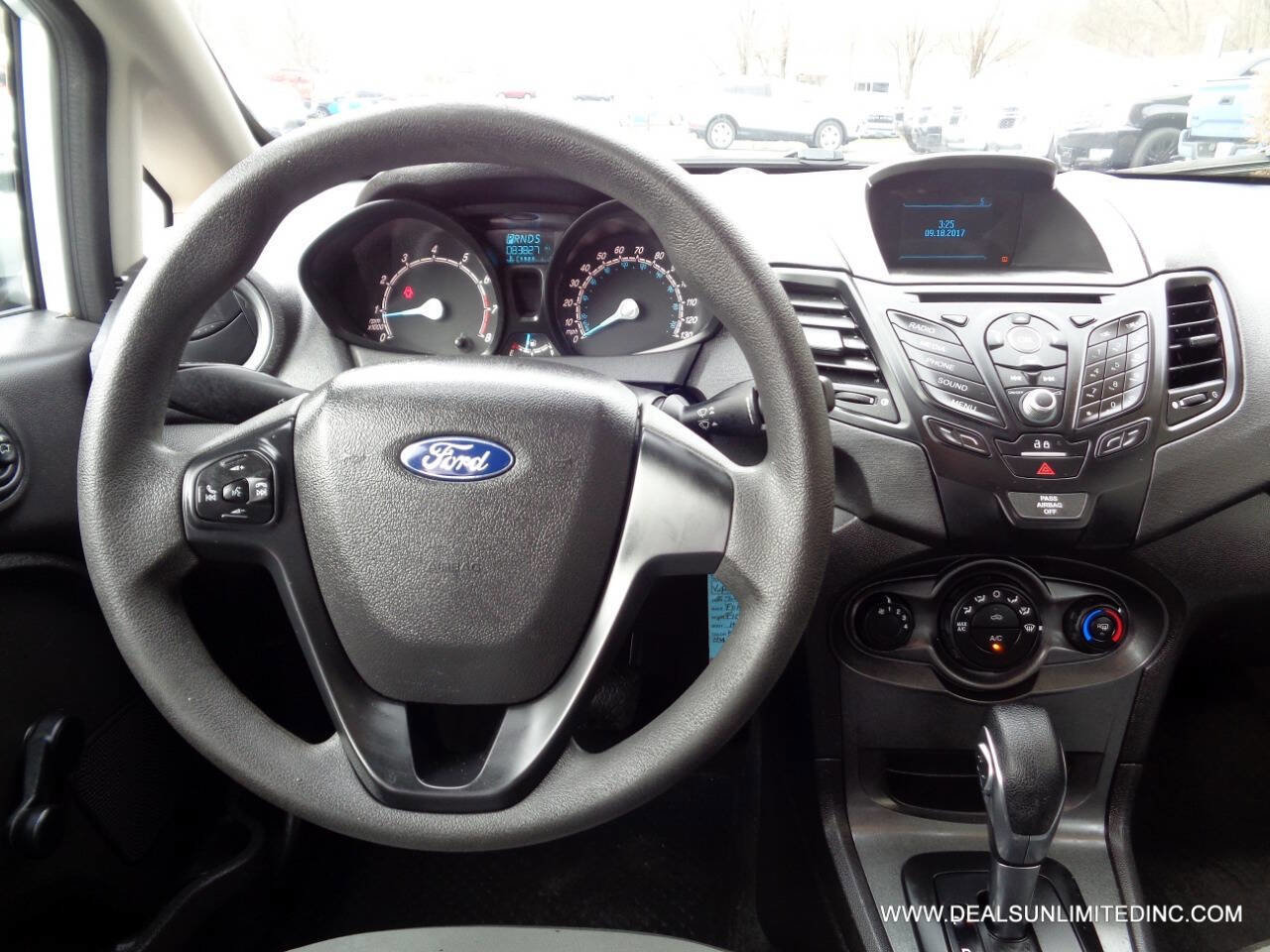 Used 2017 Ford Fiesta S image 9