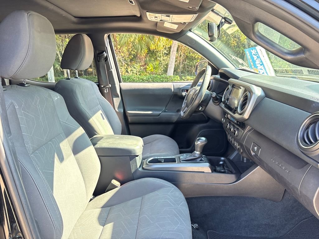 Used 2016 Toyota Tacoma TRD Sport image 28